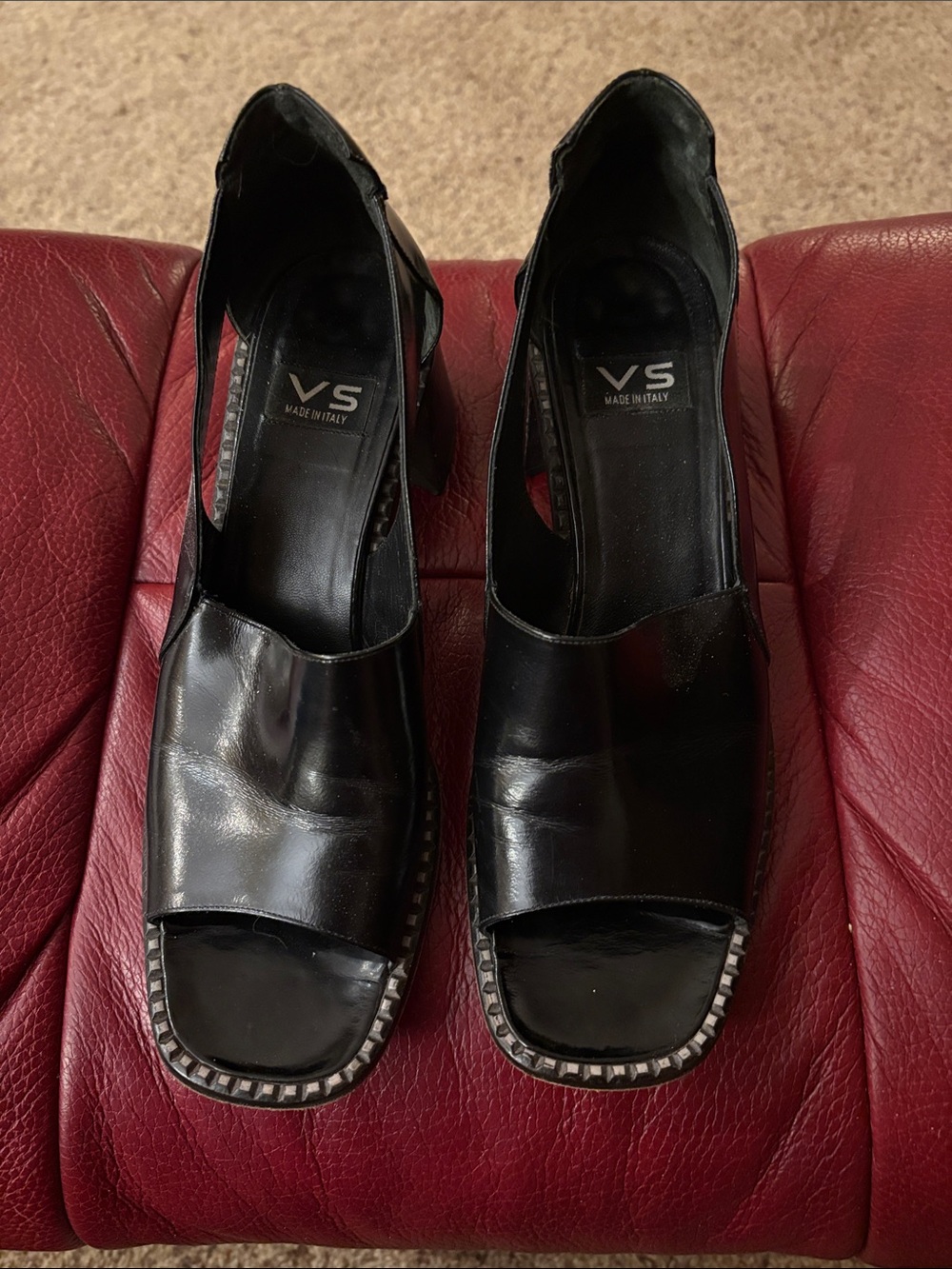 VS Made in Italy Black Patent Open-Toe Heels in Size 8.5 Narrow